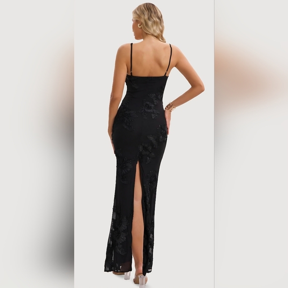 Elegant Black Floral Maxi Dress - Picture 3 of 8